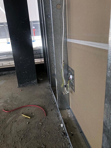 Elektroinštalácie – príprava káblov v stene